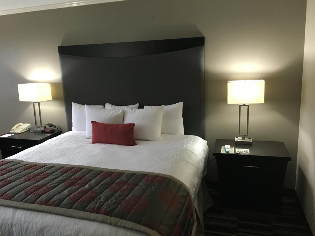 Ramada Plaza By Wyndham Charlotte South End Airport Hotell Exteriör bild